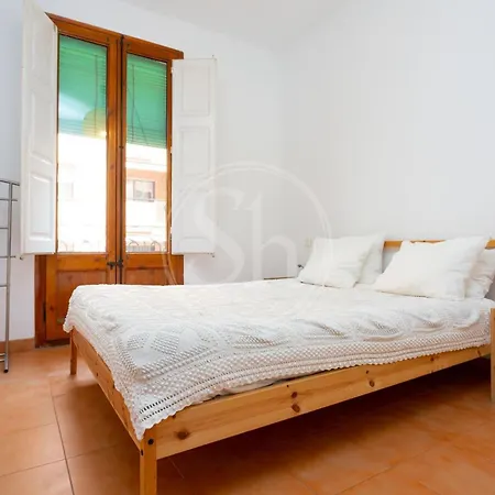 Stylish Flat Near Montjuic & Center Barcelona