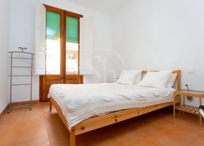 Stylish Flat Near Montjuic & Center Barcelona